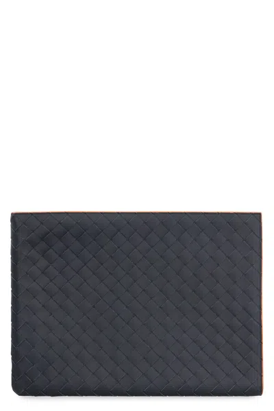 Bottega Veneta Leather Clutch In Blue
