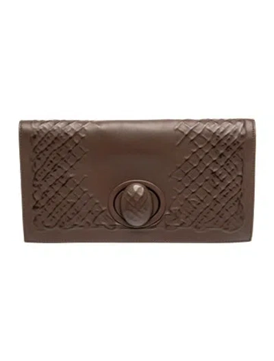 Pre-owned Bottega Veneta Leather Clutch In Neutral