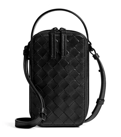 Bottega Veneta Leather Getaway Phone Pouch In Black