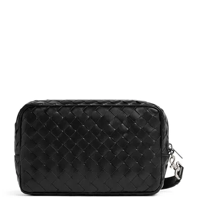 Bottega Veneta Leather Intrecciato Wash Bag In Grey