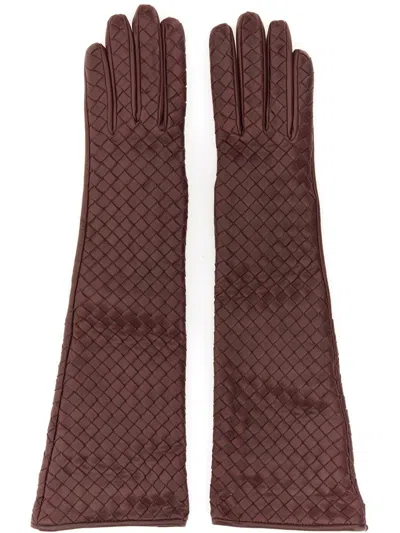 Bottega Veneta Intrecciato Midi Gloves In Red