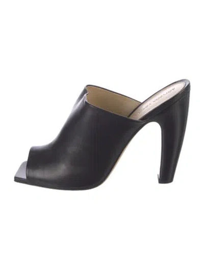 Pre-owned Bottega Veneta Leather Mules In Black