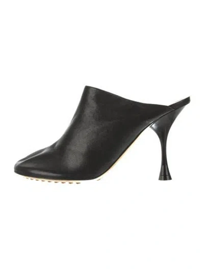 Pre-owned Bottega Veneta Leather Mules In Black