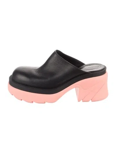 Pre-owned Bottega Veneta Leather Mules In Black