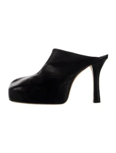 Pre-owned Bottega Veneta Leather Mules In Black