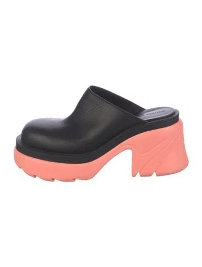 Pre-owned Bottega Veneta Leather Mules In Black