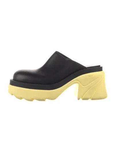 Pre-owned Bottega Veneta Leather Mules In Black