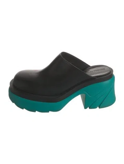 Pre-owned Bottega Veneta Leather Mules In Blue