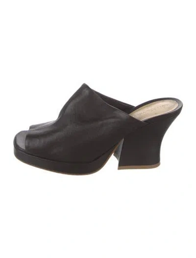 Pre-owned Bottega Veneta Leather Mules In Brown