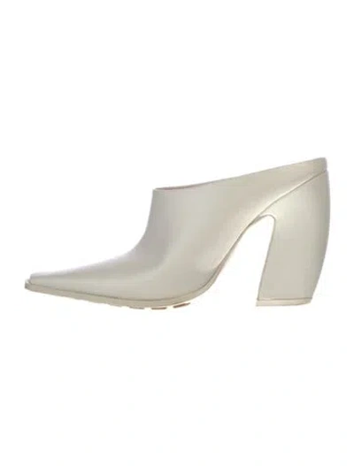 Pre-owned Bottega Veneta Leather Mules In Neutral
