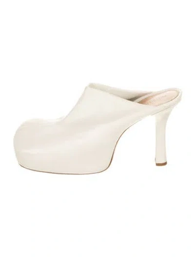 Pre-owned Bottega Veneta Leather Mules In Neutrals