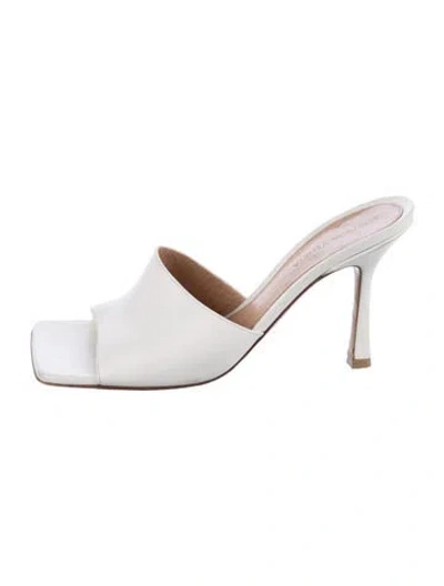 Pre-owned Bottega Veneta Leather Mules In White