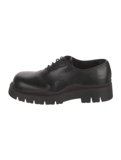Pre-owned Bottega Veneta Leather Oxfords In Black