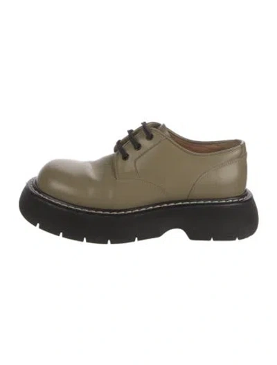 Pre-owned Bottega Veneta Leather Oxfords In Green/neutrals