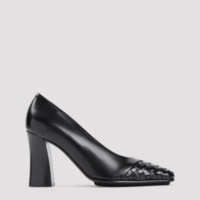 Bottega Veneta 95 Intreccio Leather Pumps In Black