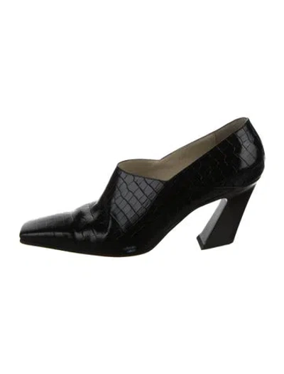 Pre-owned Bottega Veneta Leather Pumps In Black