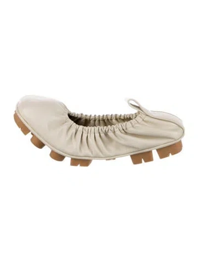 Pre-owned Bottega Veneta Leather Ruffle Embellishment Mules In White