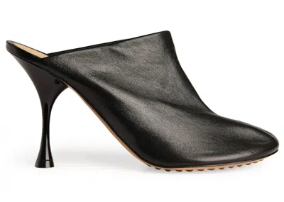 Pre-owned Bottega Veneta Leather Sandal (women's) Sneakers In Black