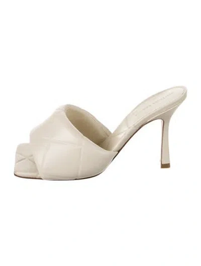 Pre-owned Bottega Veneta Leather Sandals In Neutrals