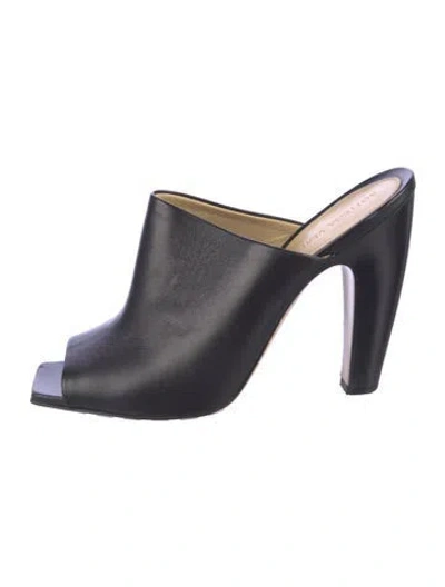 Pre-owned Bottega Veneta Leather Slides In Black