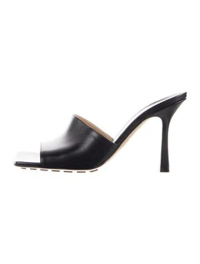 Pre-owned Bottega Veneta Leather Slides In Black