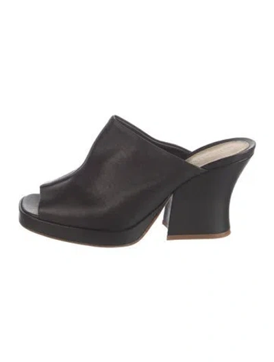 Pre-owned Bottega Veneta Leather Slides In Black