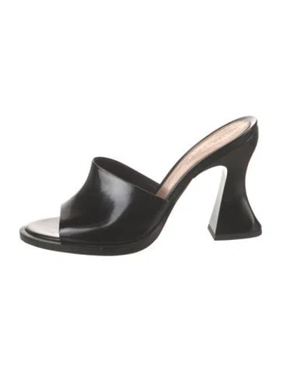 Pre-owned Bottega Veneta Leather Slides In Black