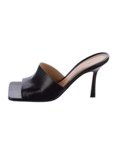 Pre-owned Bottega Veneta Leather Slides In Black