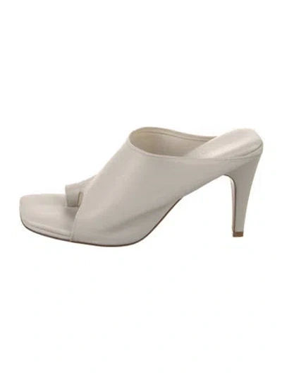 Pre-owned Bottega Veneta Leather Slides In Neutral