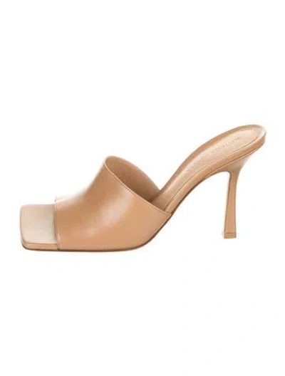 Pre-owned Bottega Veneta Leather Slides In Neutrals