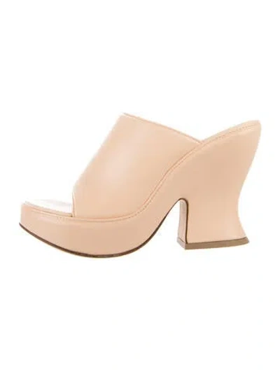 Pre-owned Bottega Veneta Leather Slides In Neutrals
