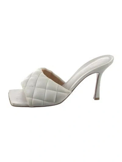 Pre-owned Bottega Veneta Leather Slides In White