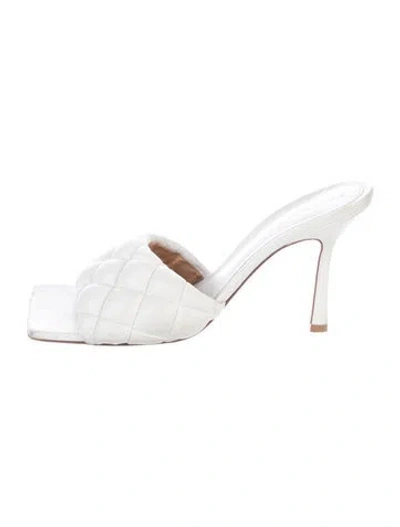 Pre-owned Bottega Veneta Leather Slides In White