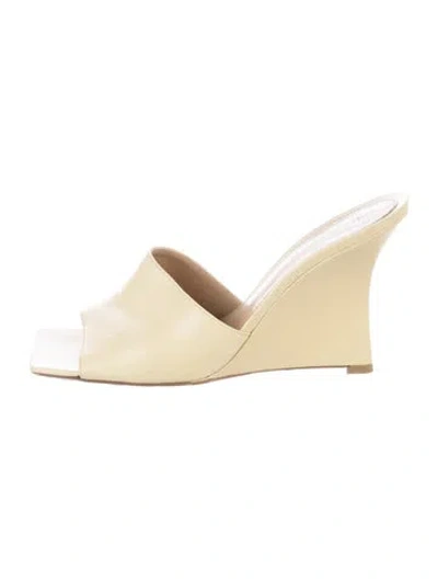 Pre-owned Bottega Veneta Leather Slides In Yellow