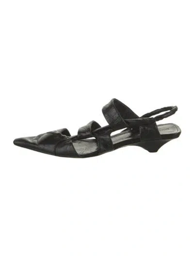 Pre-owned Bottega Veneta Leather Slingback Flats In Black