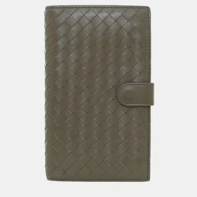 Pre-owned Bottega Veneta Leather Taupe Intrecciato Bifold Wallet In Brown