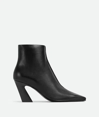 Bottega Veneta Calfskin Canalazzo Ankle Boots 100 In Black