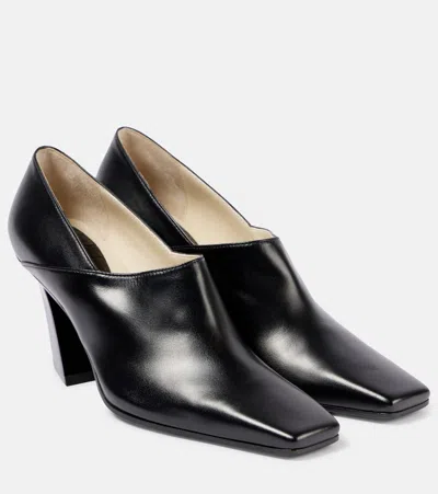 Bottega Veneta Lewis Leather Pumps In Black
