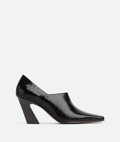 Bottega Veneta Lewis Banzai Leather Loafer Pumps In Black