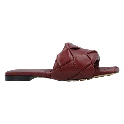 BOTTEGA VENETA BOTTEGA VENETA LIDO FLAT SANDAL RED