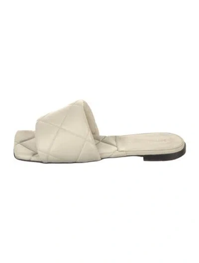 Pre-owned Bottega Veneta Lido Quilted Pattern Slides In Neutral