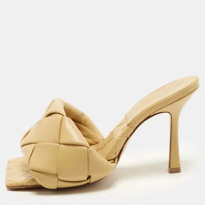 Pre-owned Bottega Veneta Lido Size 36 Beige Intrecciato Leather Slide Sandals