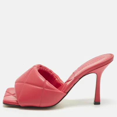 Pre-owned Bottega Veneta Lido Size 37 Pink Quilted Leather Slide Sandals