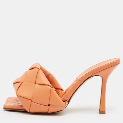 Pre-owned Bottega Veneta Lido Size 38 Orange Woven Leather Slide Sandals