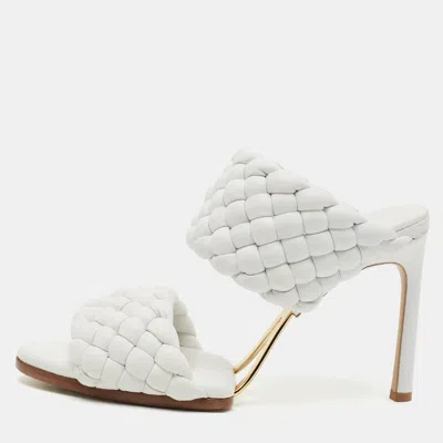 Pre-owned Bottega Veneta Lido Size 38 White Woven Leather Slide Sandals