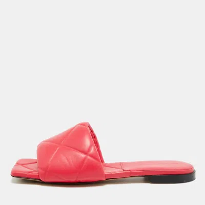 Pre-owned Bottega Veneta Lido Size 39 Fuchsia Pink Quilted Leather Flat Slides In Red