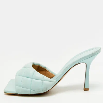 Pre-owned Bottega Veneta Lido Size 39 Sky Blue Quilted Leather Slide Sandals