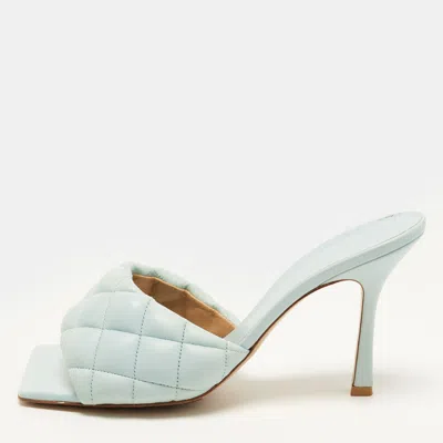 Pre-owned Bottega Veneta Lido Size 40 Light Blue Quilted Leather Slide Sandals