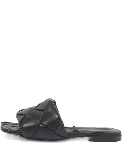 Pre-owned Bottega Veneta Lido Woven-leather Flat Sandals In Black