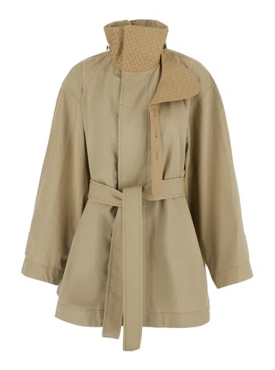 Bottega Veneta Light Cotton Short Trench Jacket With Statement Collar In Beige